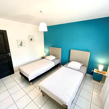 Private Swimming Pool & Jacuzzi Magnifique Provencale Livron-sur-Drôme
