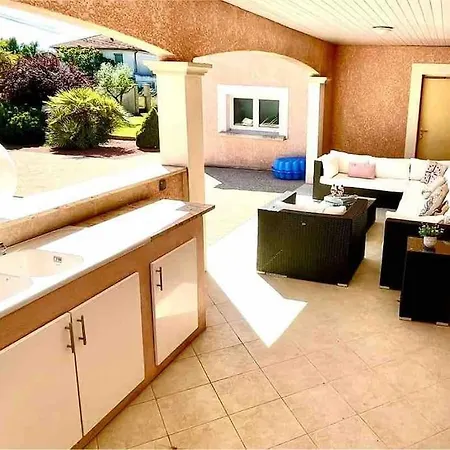 Private Swimming Pool & Jacuzzi Magnifique Provencale Villa Livron-sur-Drôme
